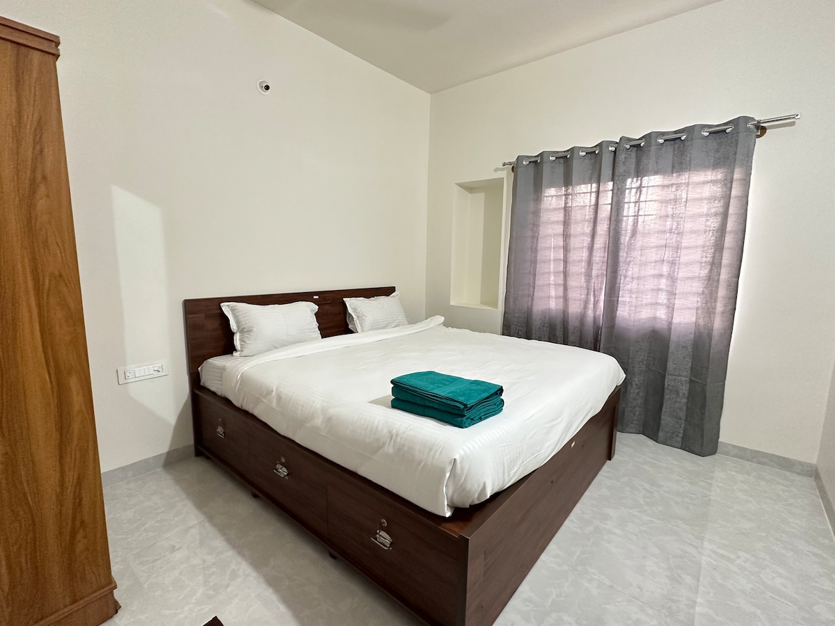 SanTrupthi - A 3bhk Stay at Home