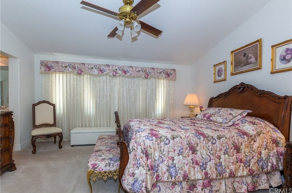 A Master Bedroom w/t private bathroom, near UCR.