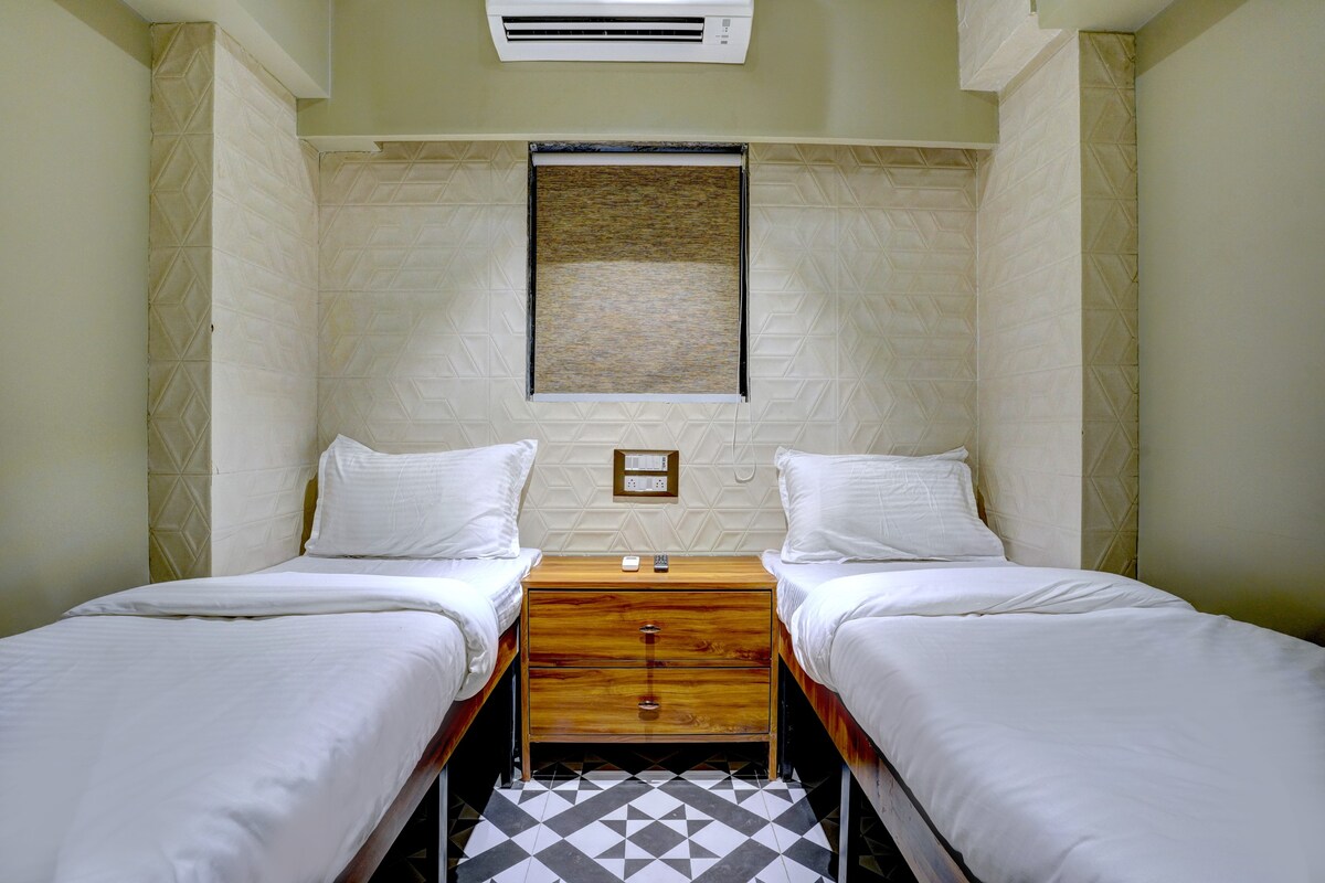 1 A Bed in Twin Sharing cabin 01