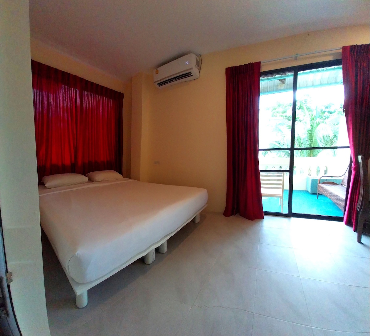 Room for Rent Private balcony 9,000 THB / Month