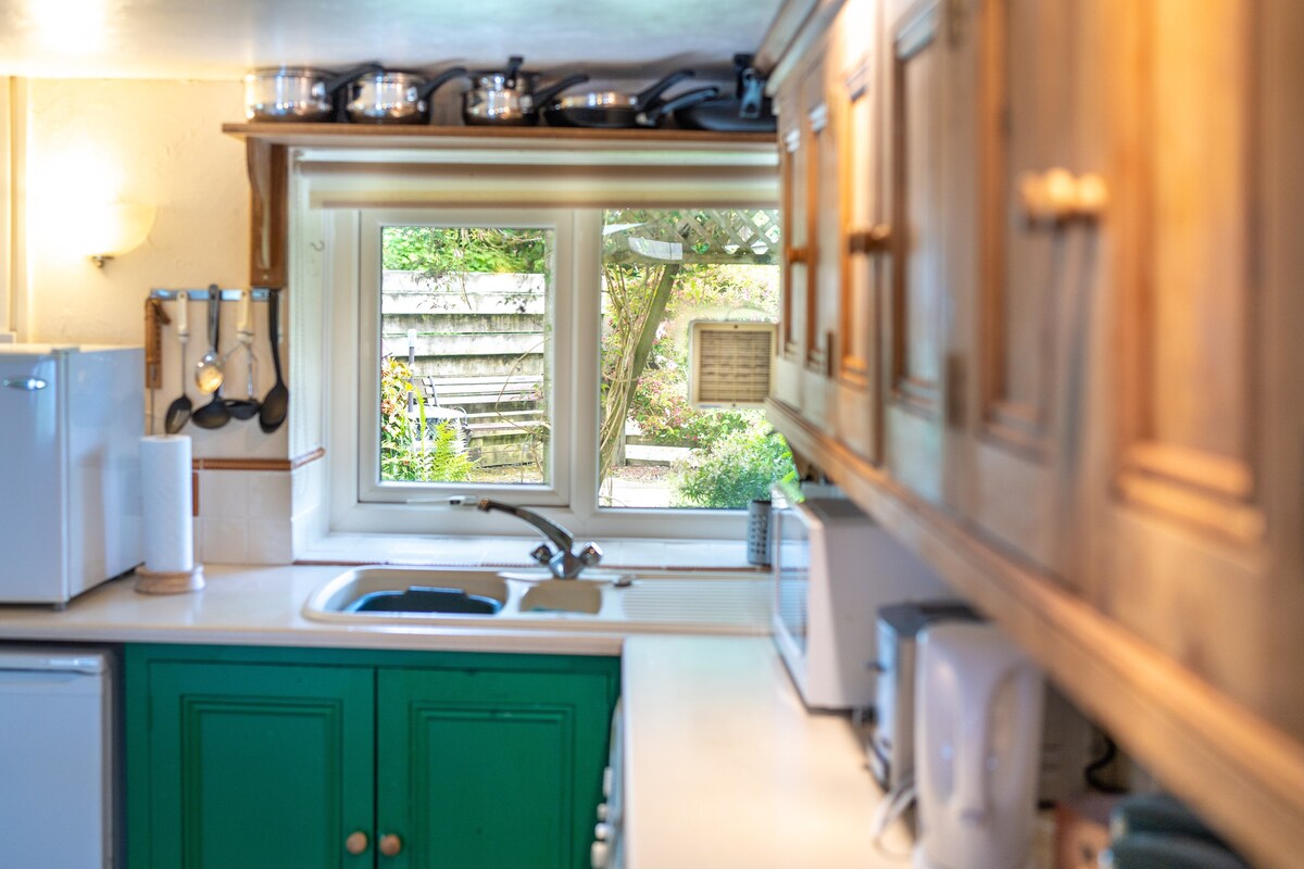 Quirky cottage, overlooking the valley and stream