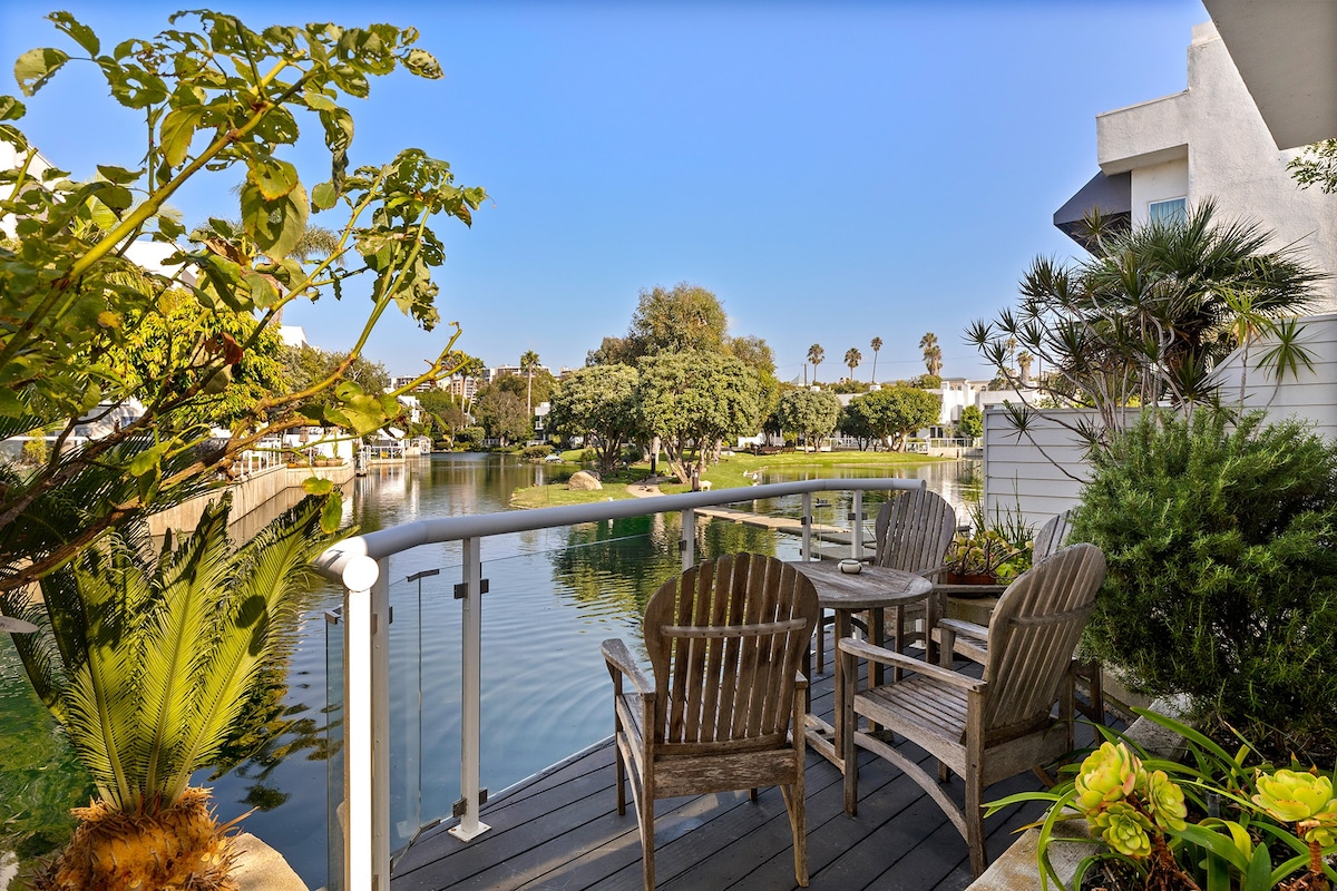 Tranquil 2Br/2B Venice Beach Waterside Retreat Gem