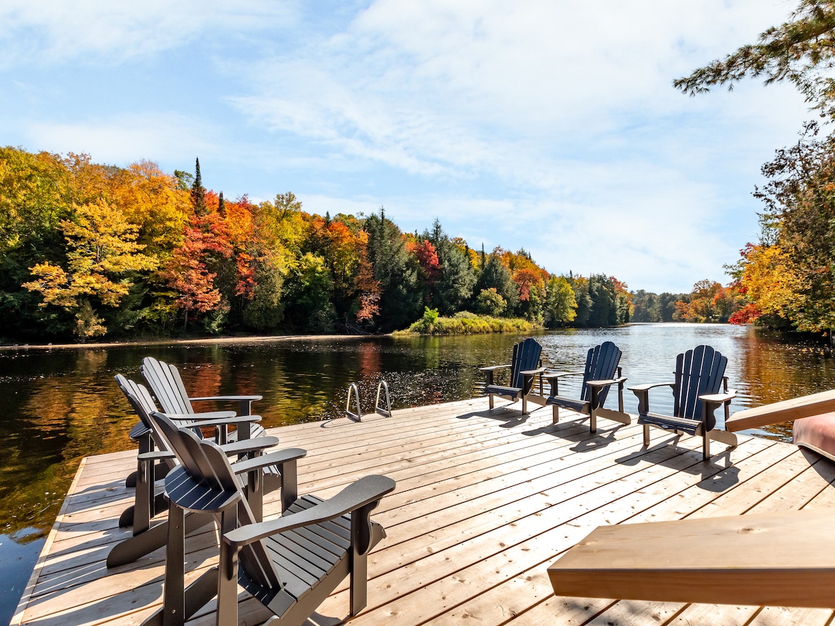 River Luxe Muskoka 6BR 5BA w/ Hottub, Wifi 200mb+