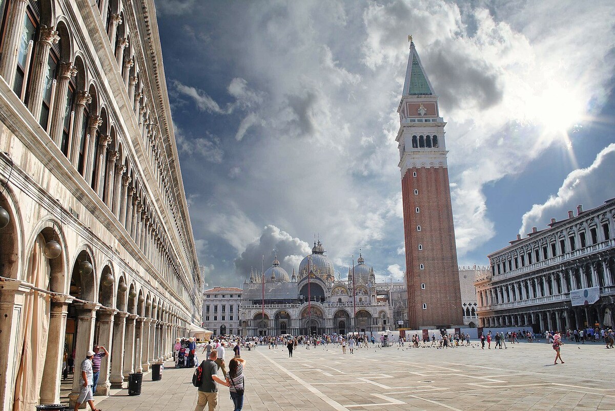 close to St. Mark's Square | Venice Artful Retreat