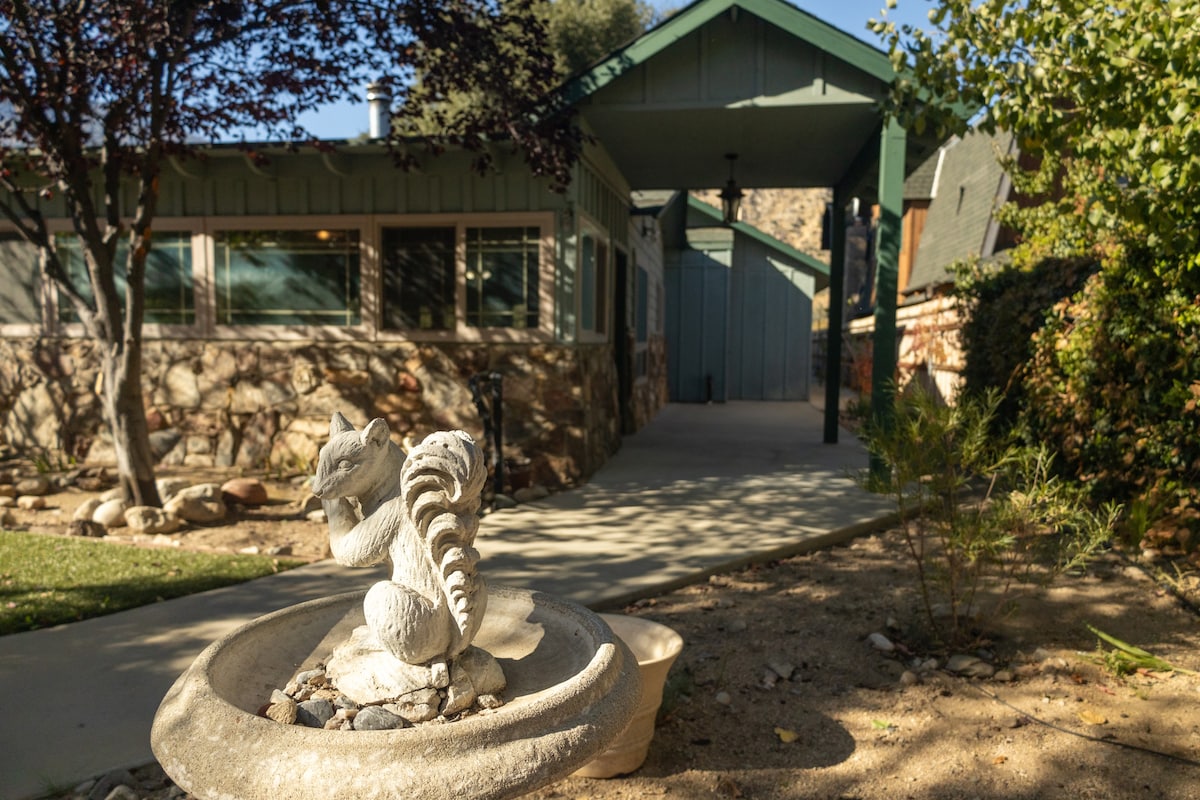 Riverkern Rockhouse: Quaint cottage on the river.