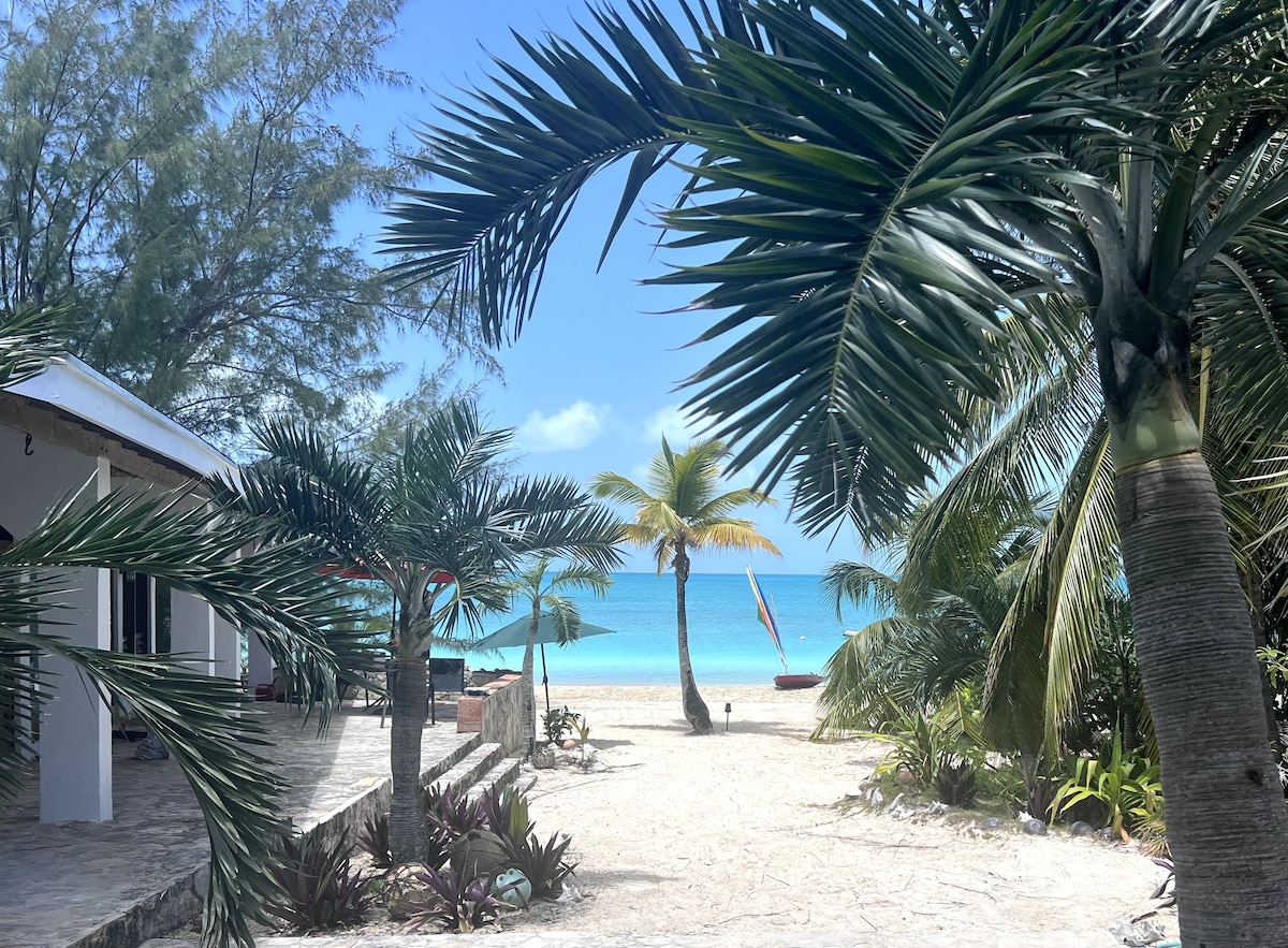 Oceanfront paradise in Fernandez Bay