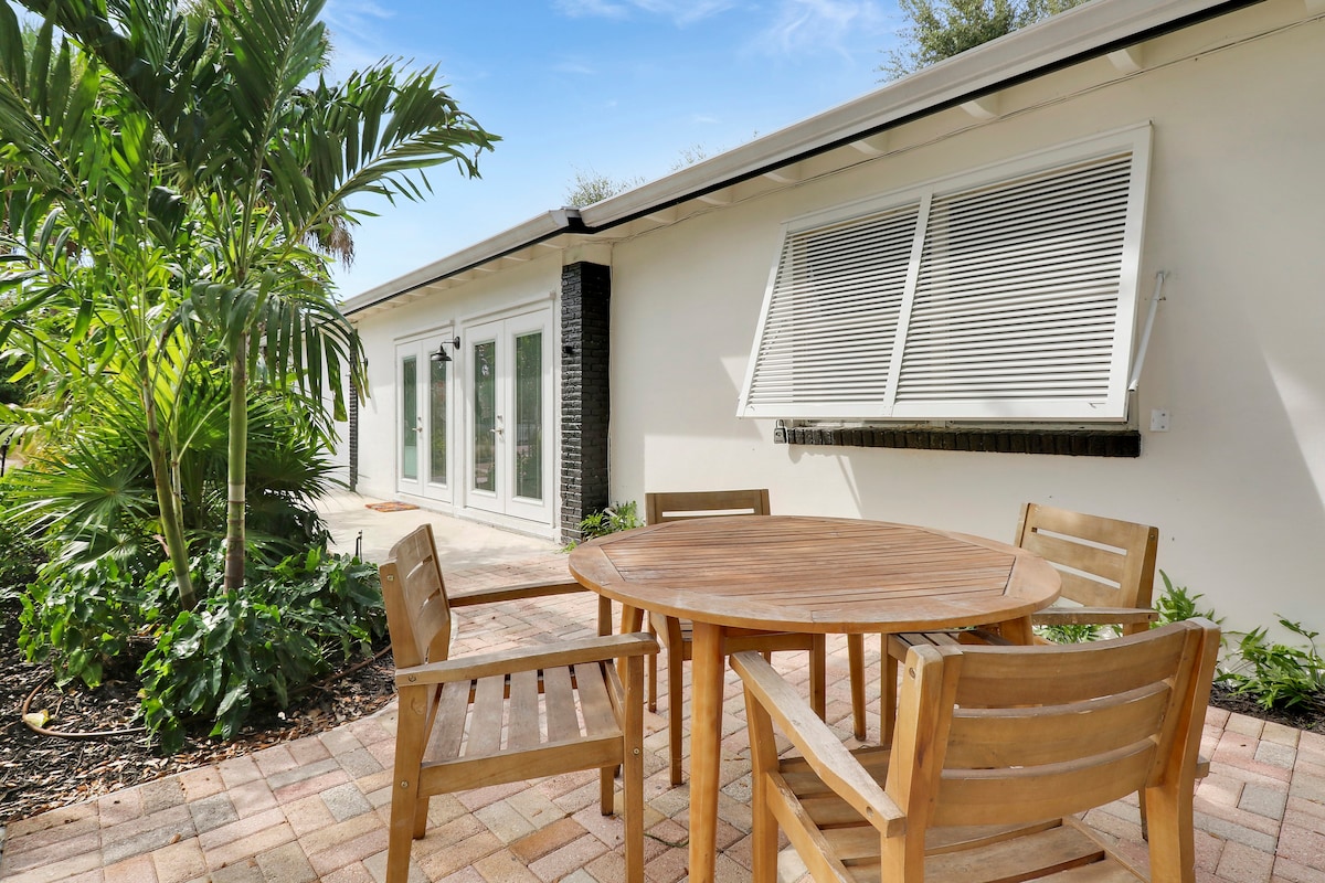 Coastal Cottage in Historic Downtown Stuart