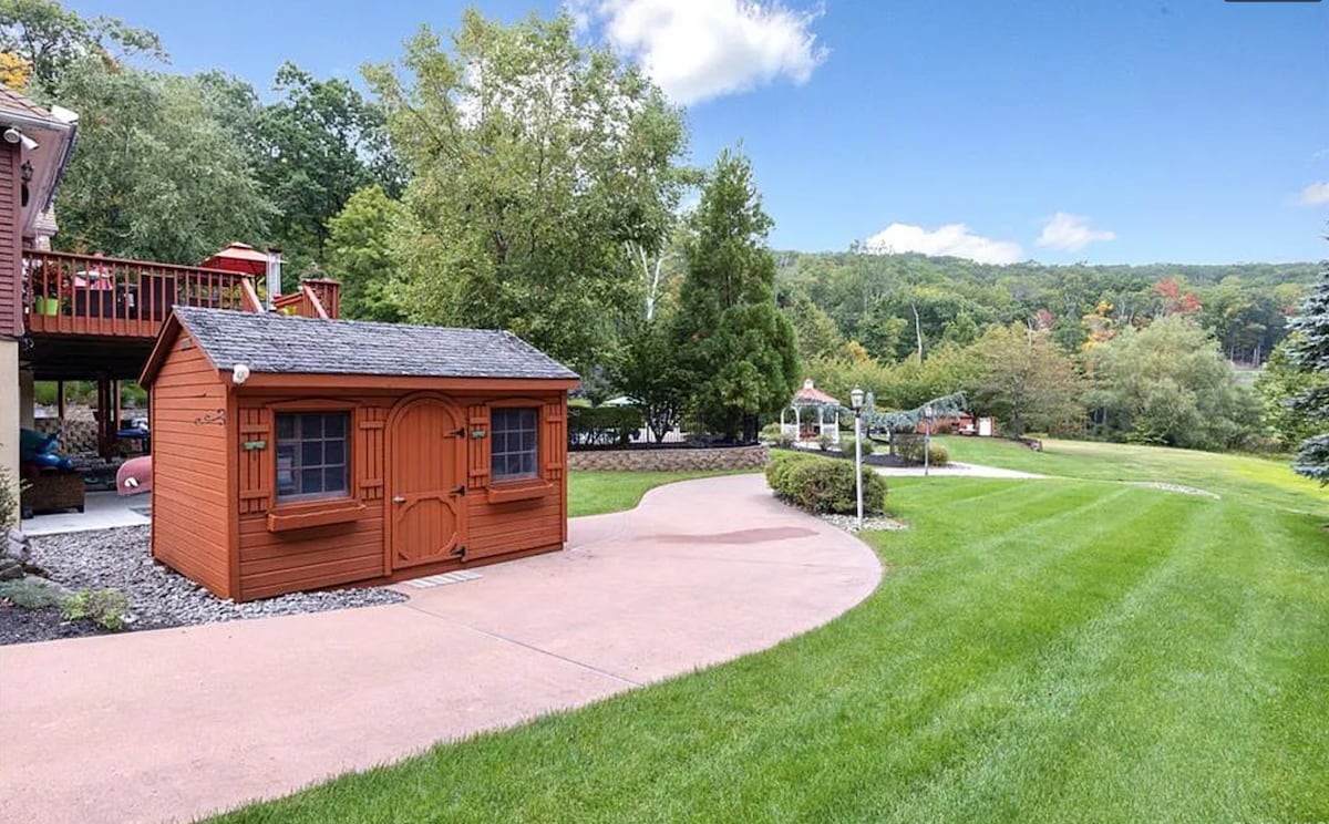 DREAM Home, Pool, Hot Tub, Game Rm & Mountains.