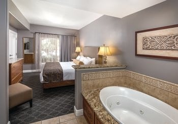 1 Bedroom Suite in Napa Luxury Resort