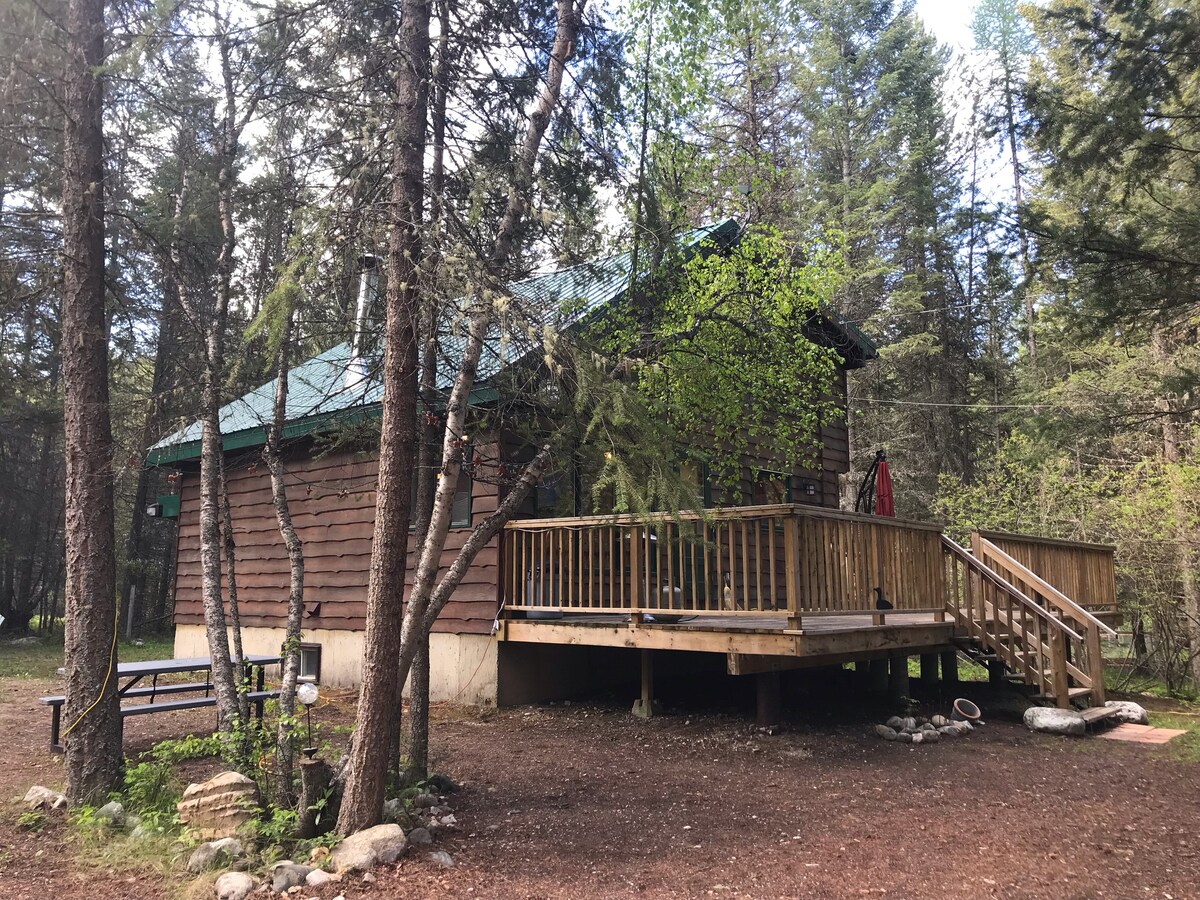 Cozy Cabin with High Tie'd vibes