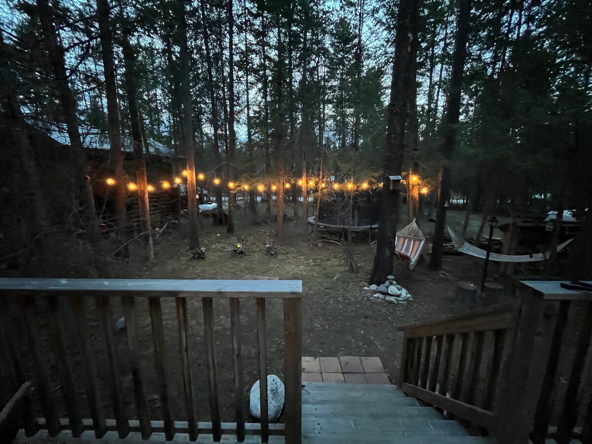 Cozy Cabin with High Tie'd vibes