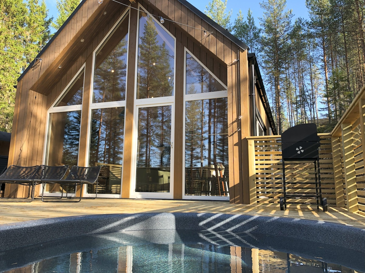 Furukrona - Private Glass Dome, Sauna and Hot Tub!