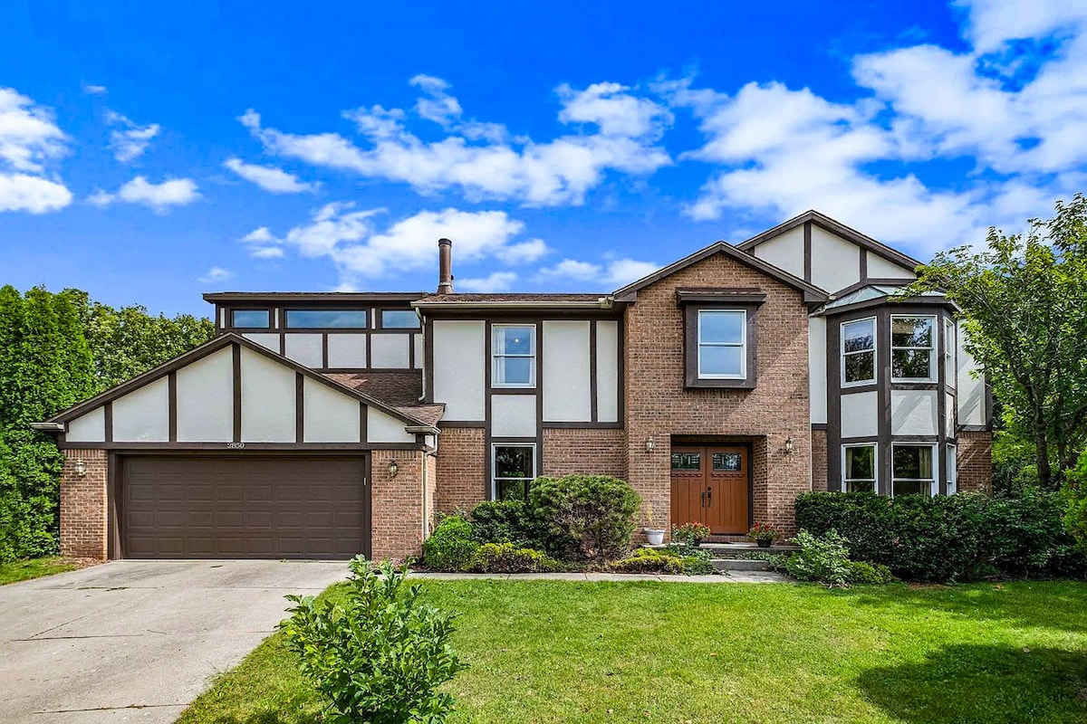 A Modern Spacious Cozy Family House