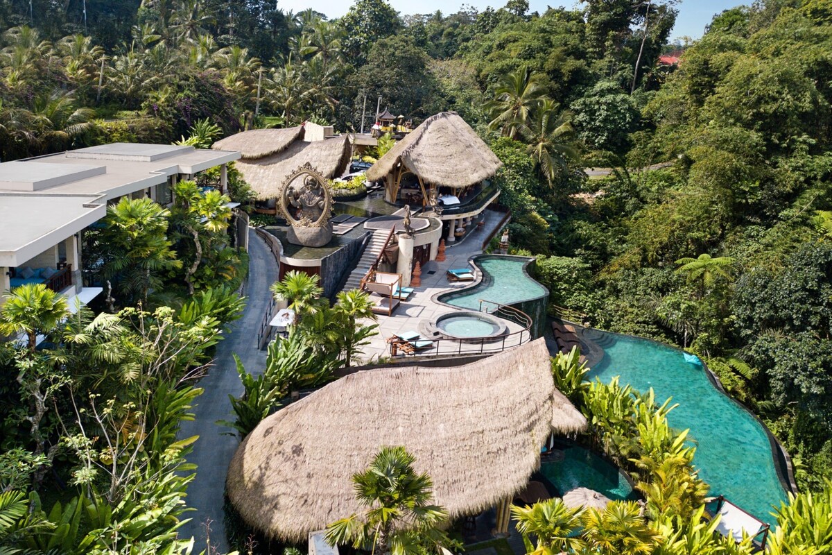 Luxury Retreat in UBUD w/ Forest River View