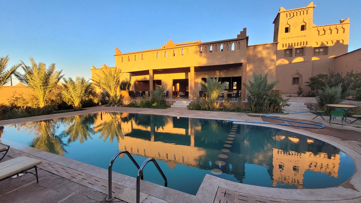 Chambre typique auberge avec piscine 2 personnes