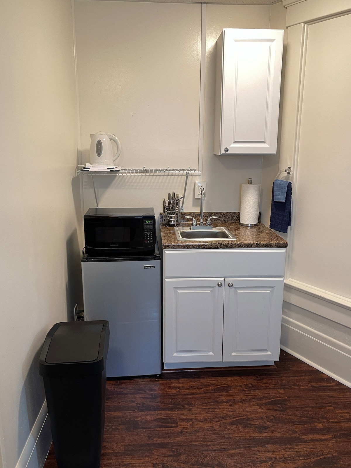 University of Akron Area Apartment