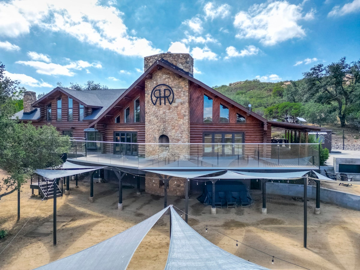 Mountain Luxury Lodge in Alpine!  *READ about TAX!