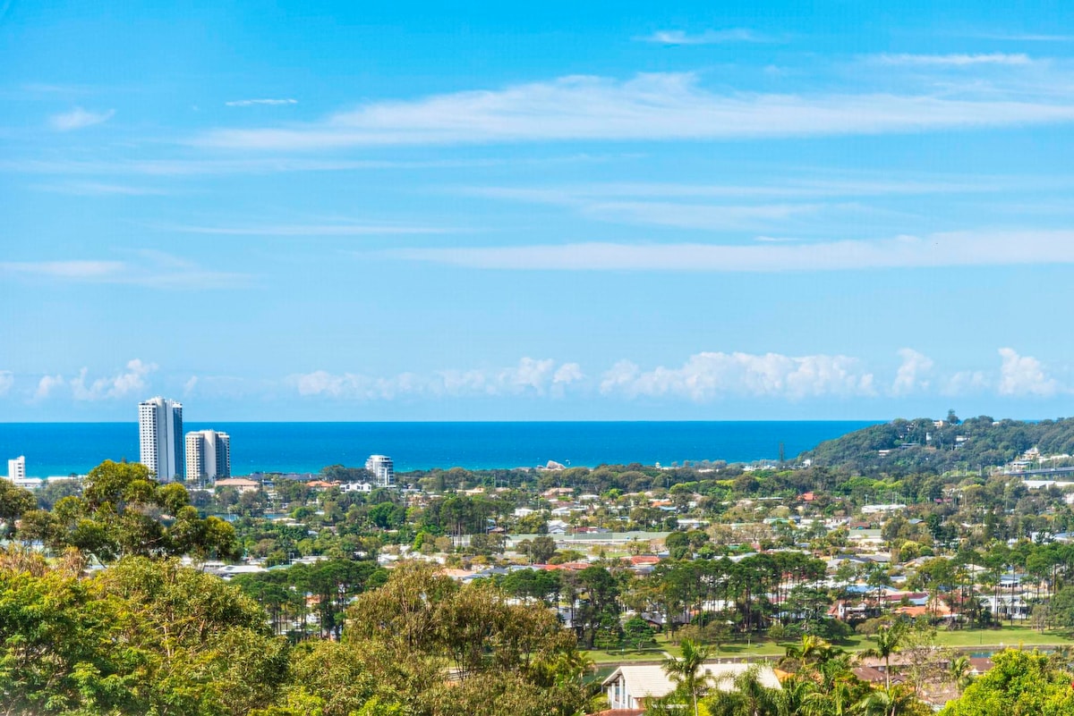 Sheket ~ Peaceful ~ Ocean views in Elanora