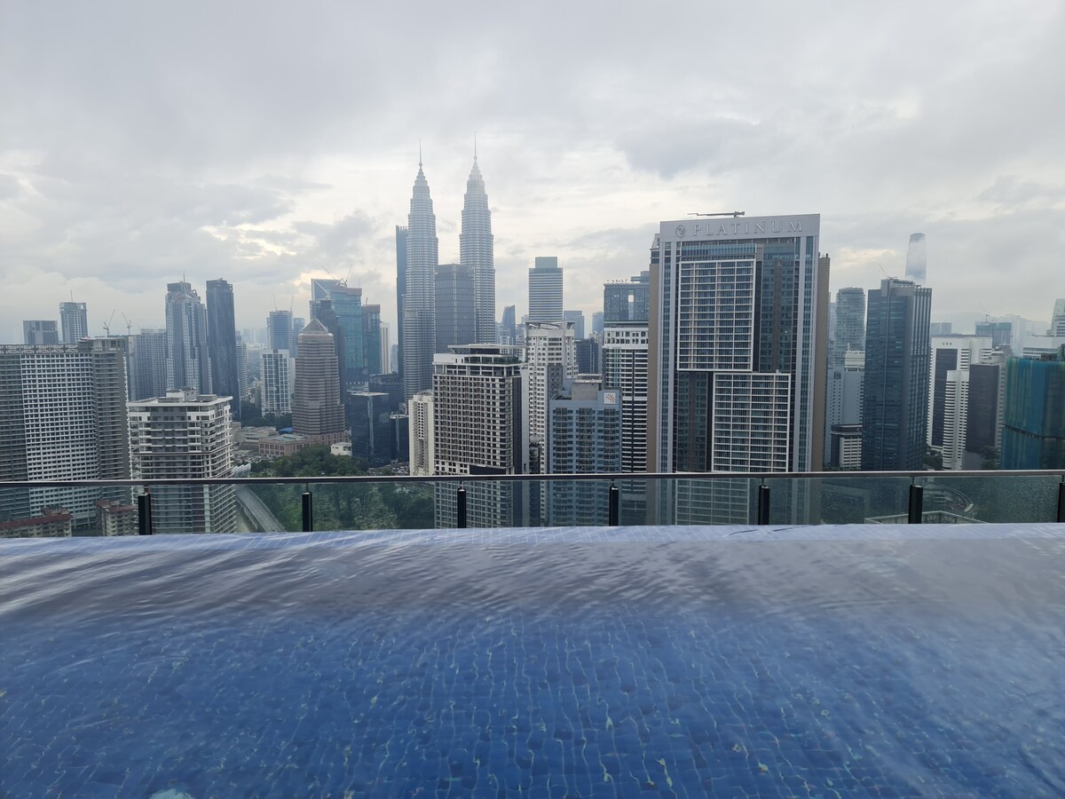 KLCC Comfort Retreat Studio | Infinity Pool View