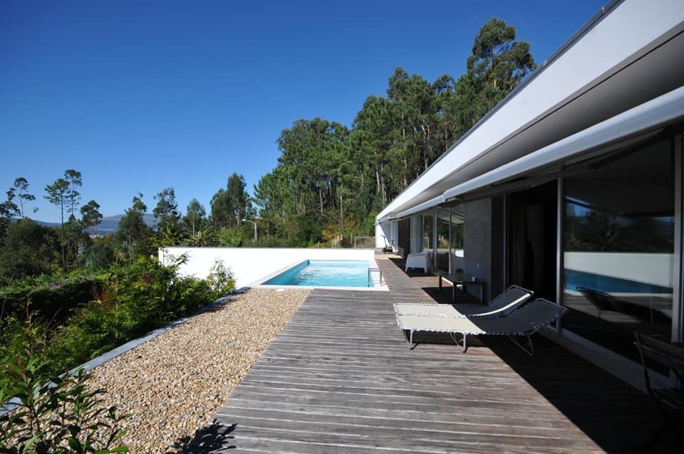 casa com piscina em caminha