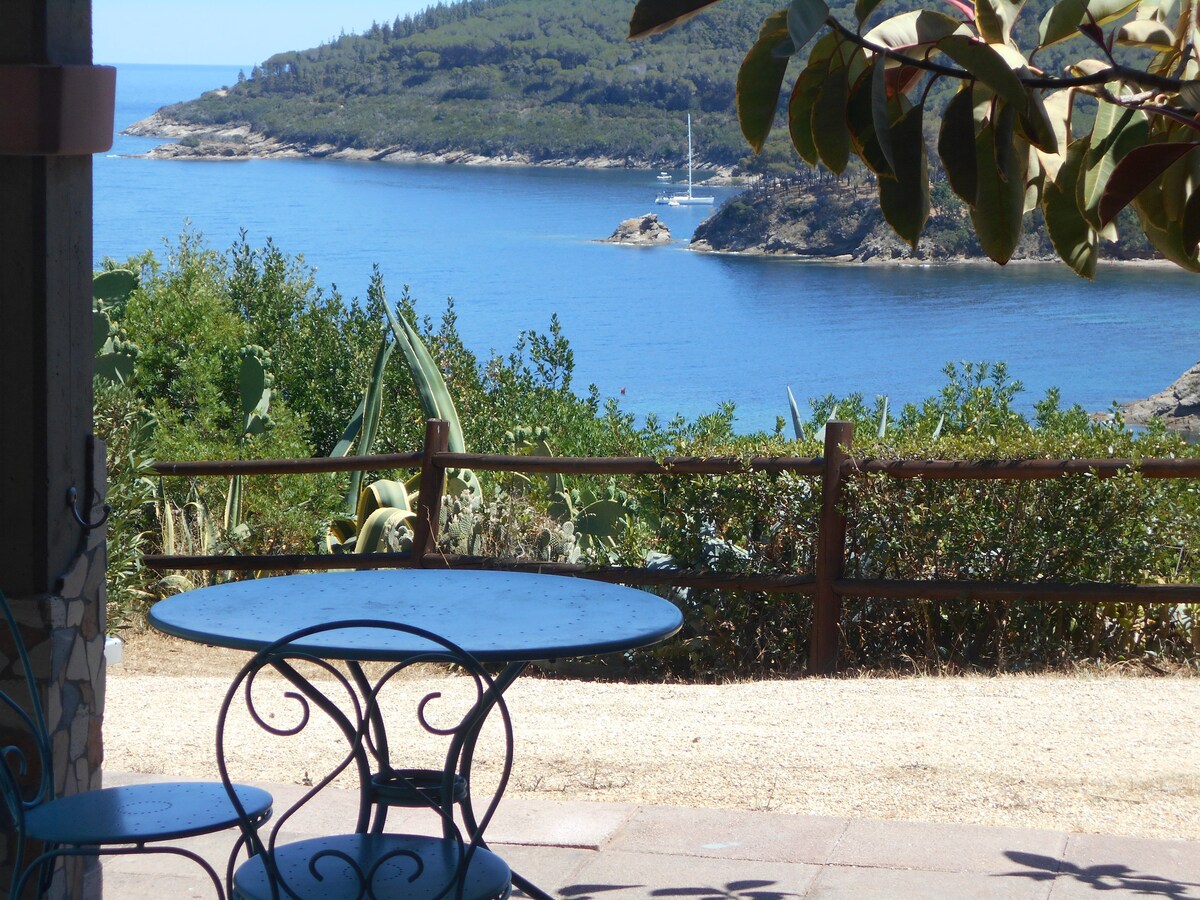 Sopra la spiaggia  vista mare