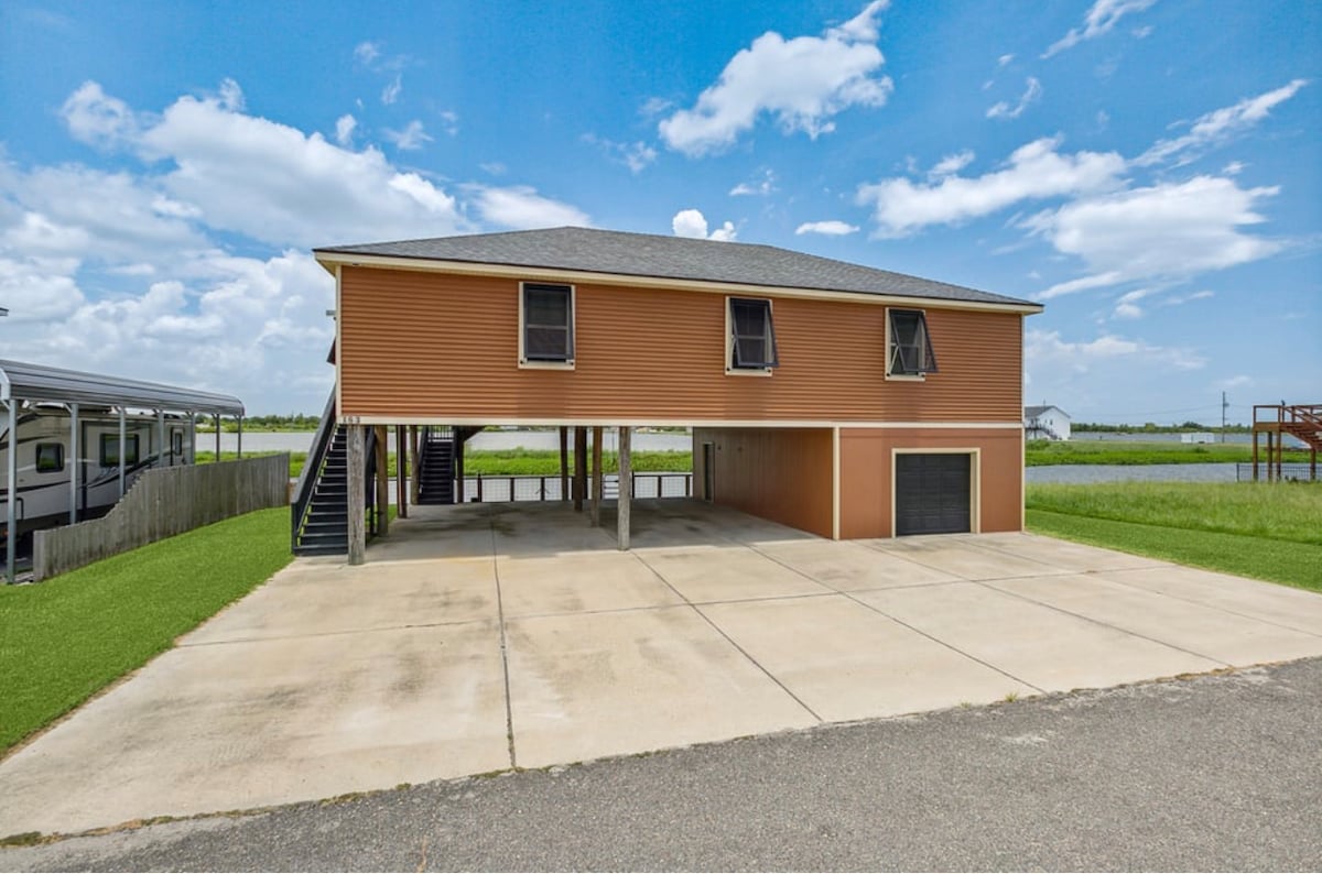 Bayou View on Lake Des Allemands