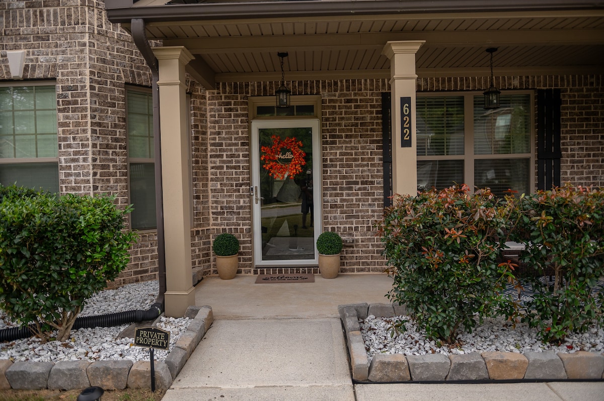 Tranquil, comfort in mind. W Fire-pit & pool table