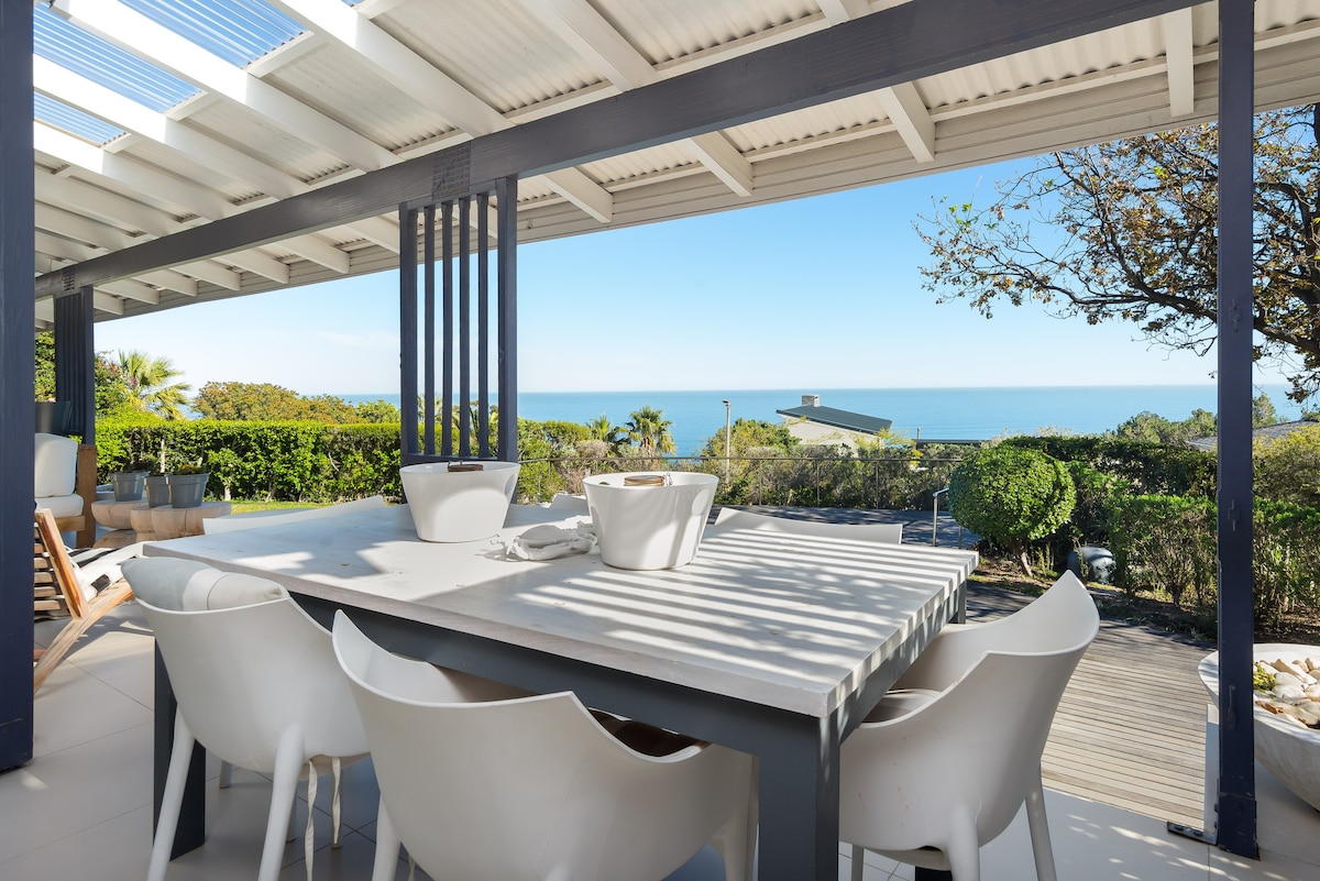 Camps Bay Villa with Sea Views | No Loadshedding