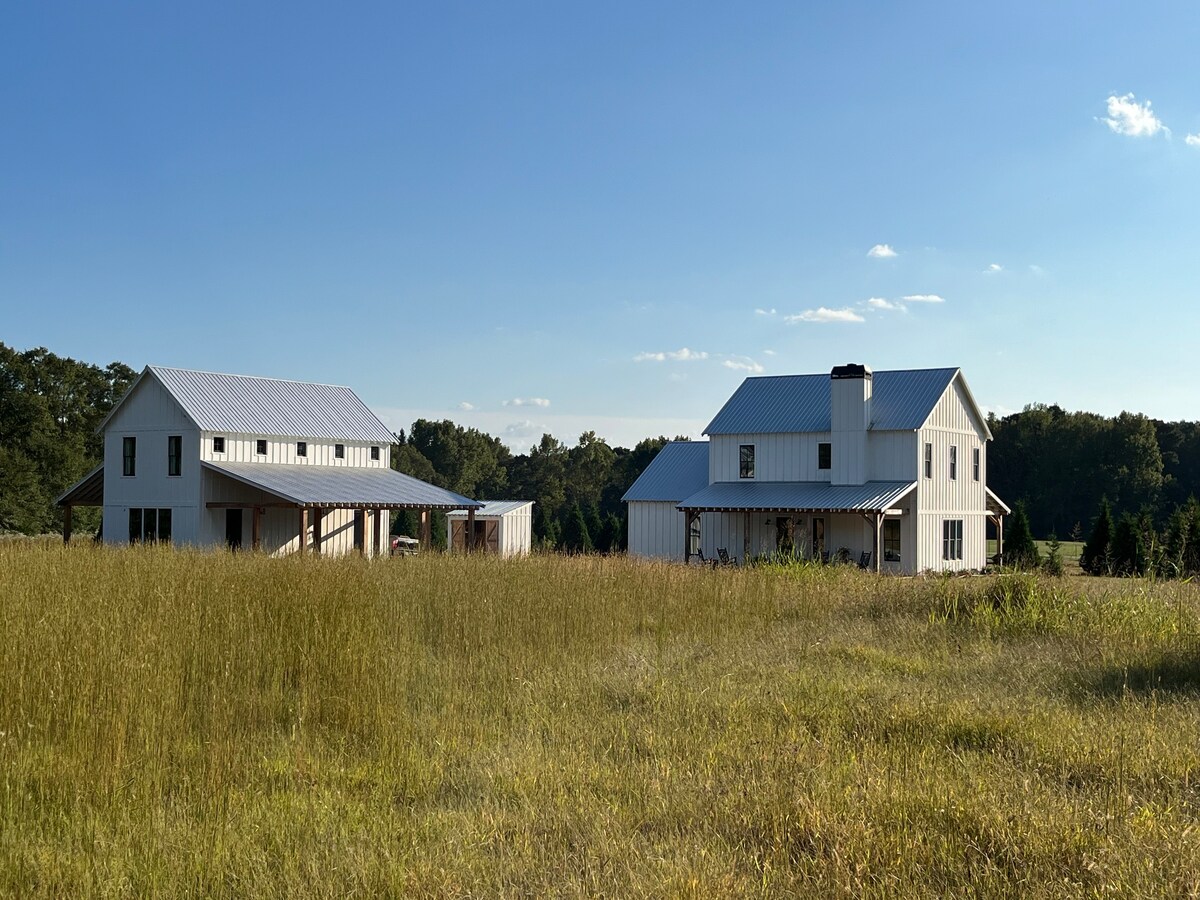 Beautiful Carriage House on 10 acres