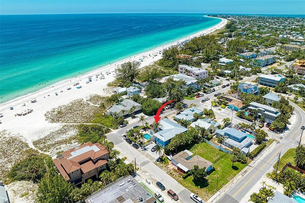 AMI Beach Front Condo - 50 steps to Beach