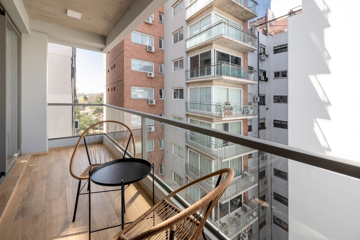 美丽的整套公寓，带阳台，位于努涅斯