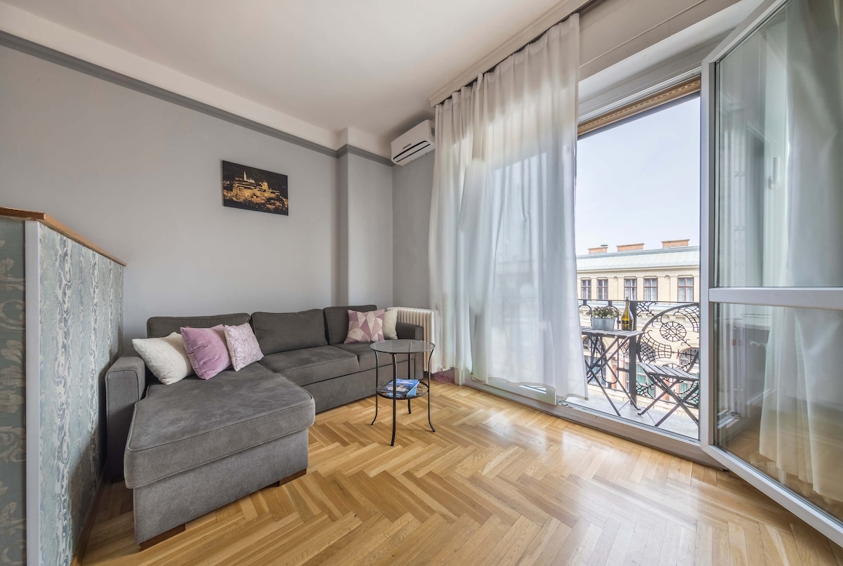 Astoria apartment with balcony.