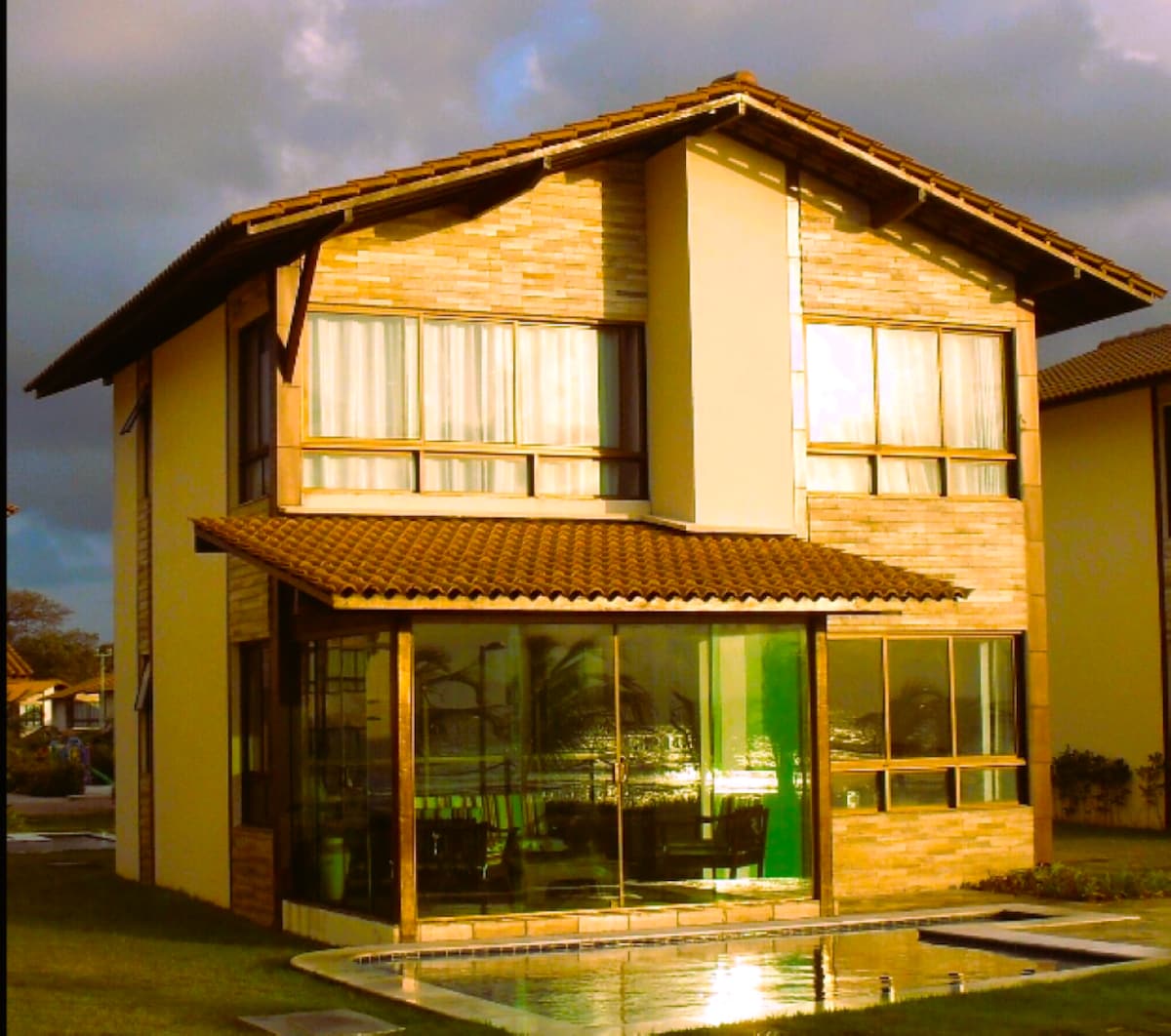 Casa Beira Mar, Pé na Areia.