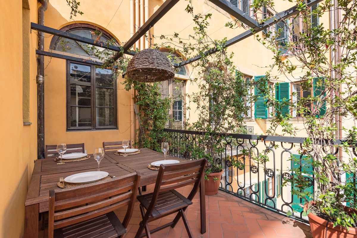 Appartamento con grande terrazza in pieno centro