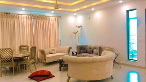 1 Kanal Furnished House Lahore
