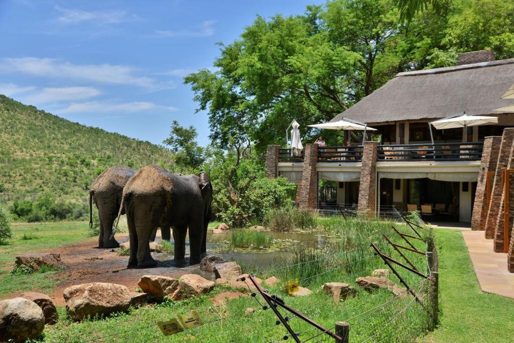 Kwa Maritane - 4 Star Luxury Safari and Bush Lodge
