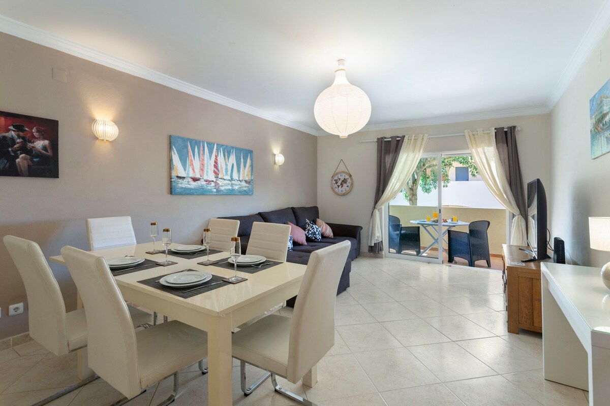 Spacious & Elegant-Vilamoura w/Pool byCentralgarve