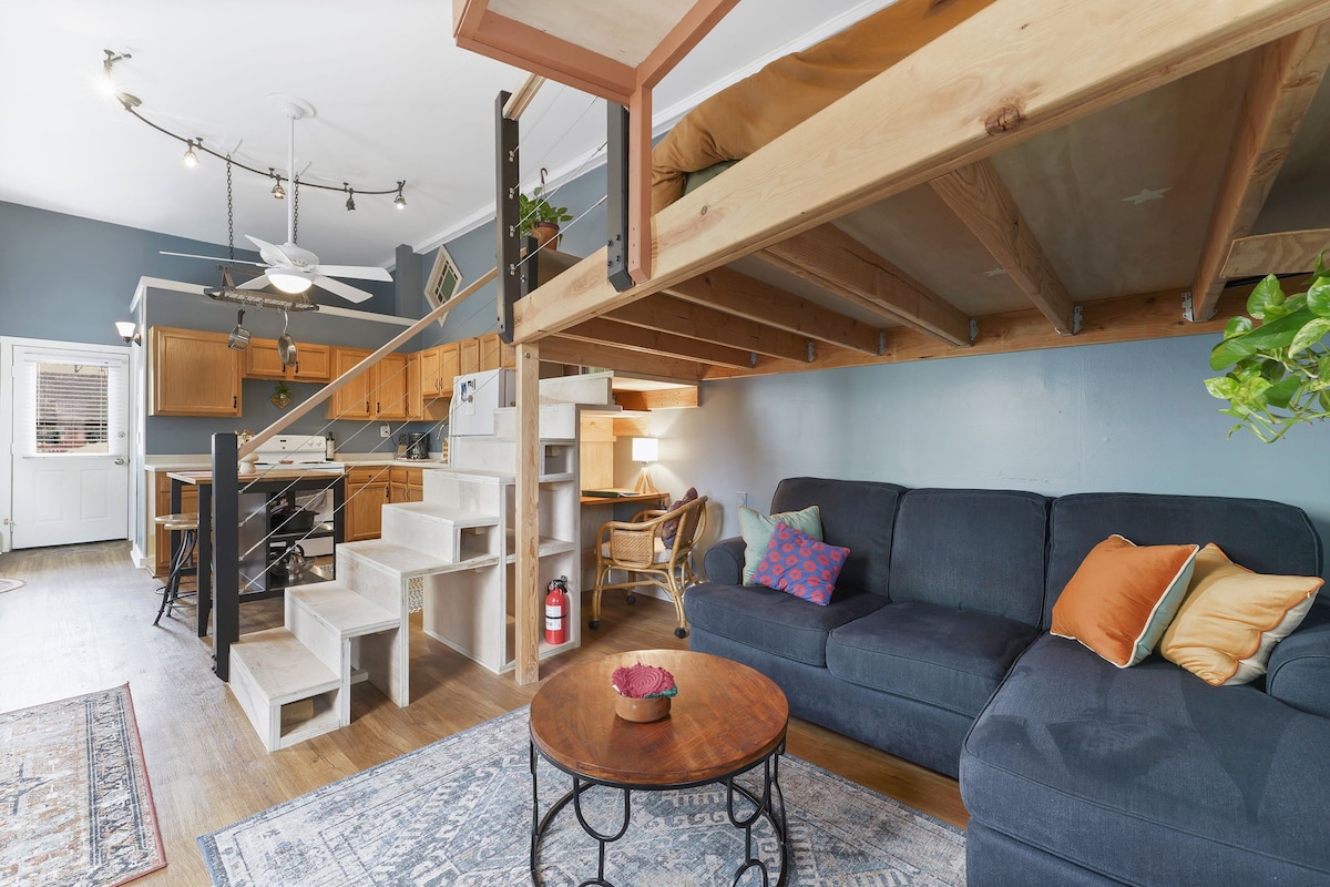 Cozy Loft by Airport, Hospitals & Basketball HOF