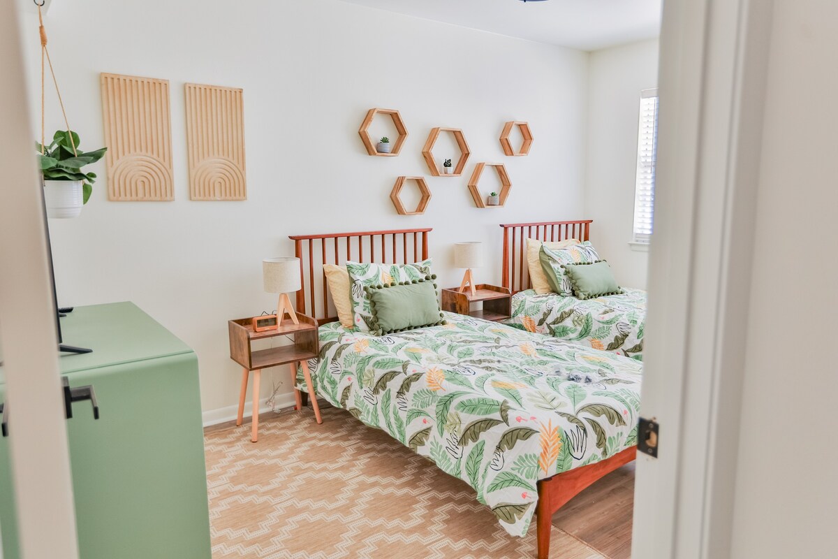 Cozy Fairhope 2BR Stay