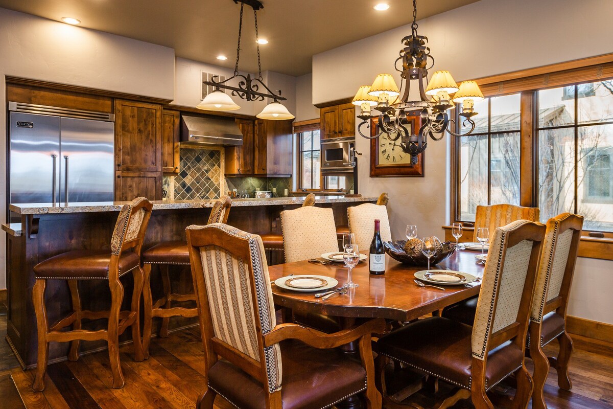 Rustic Elegance in Bend, OR @ Juniper Preserve