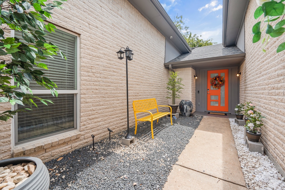 Spacious Home w/ Relaxing Atrium