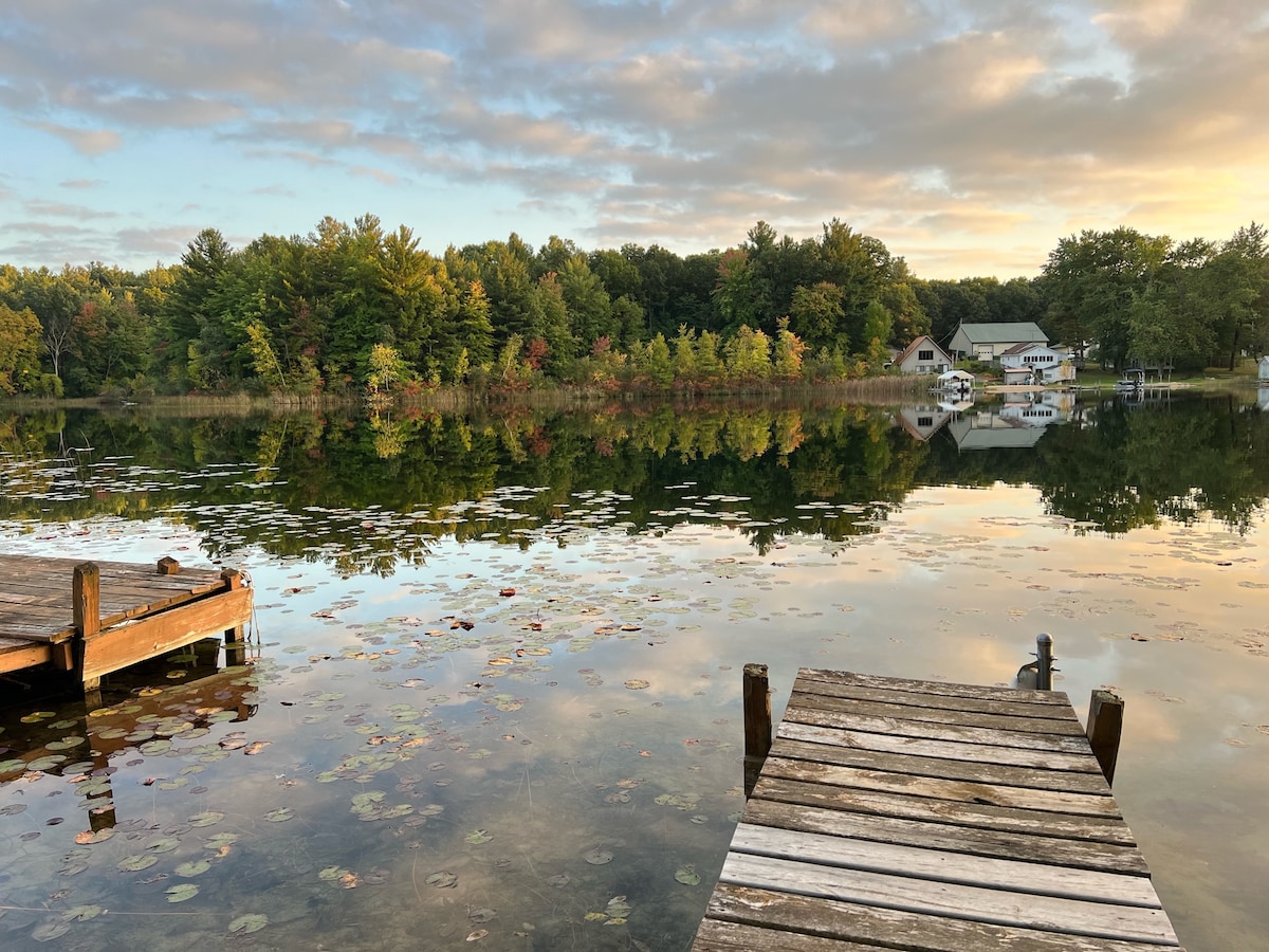 The Blue Canoe on Tacoma Lake