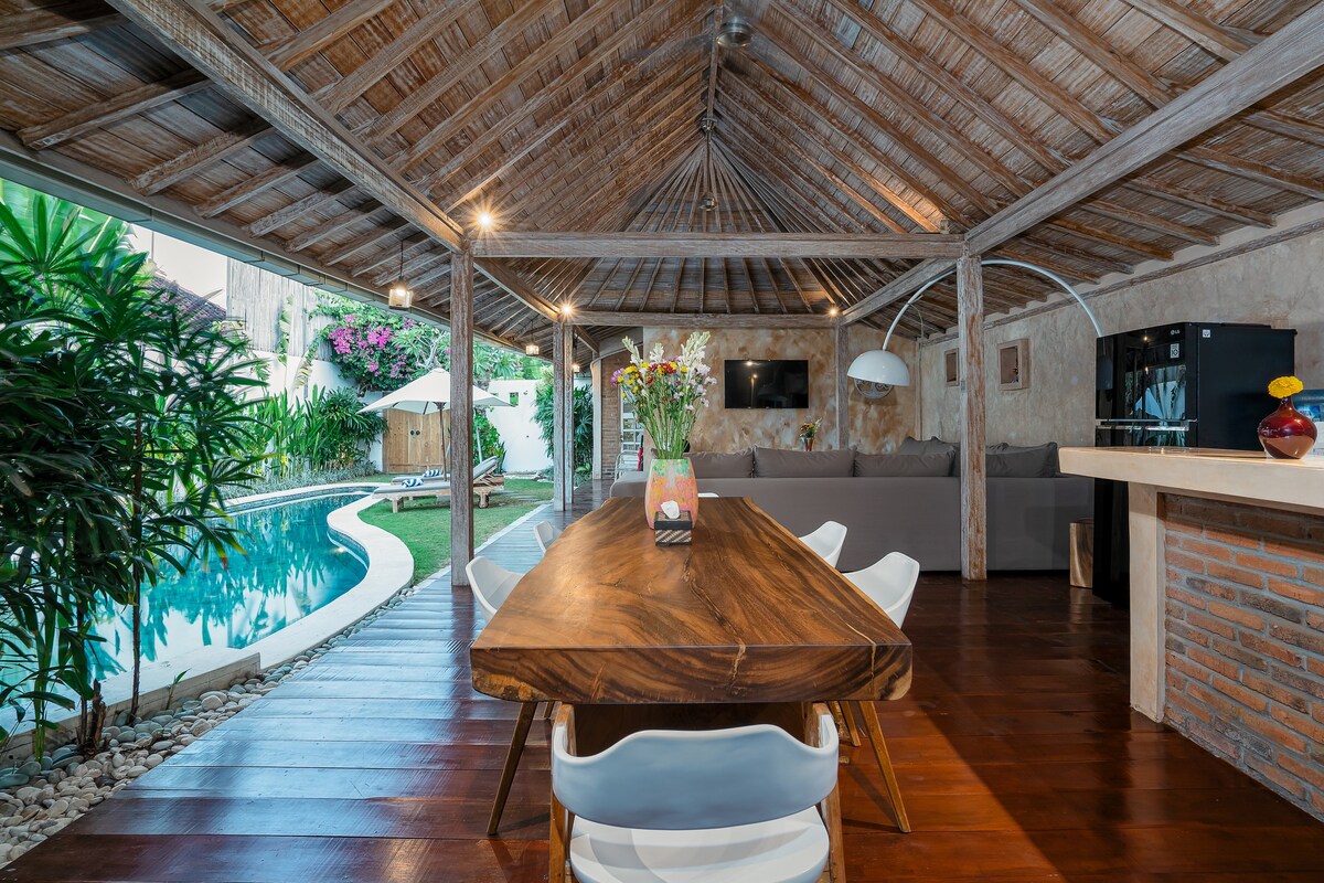 Villa Amsa | Tropical Paradise in Seminyak Center