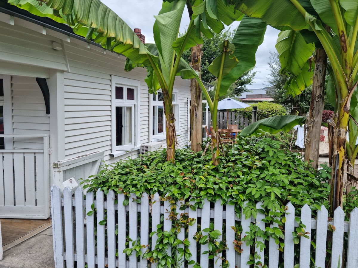 Iconic cottage Centre of Reefton