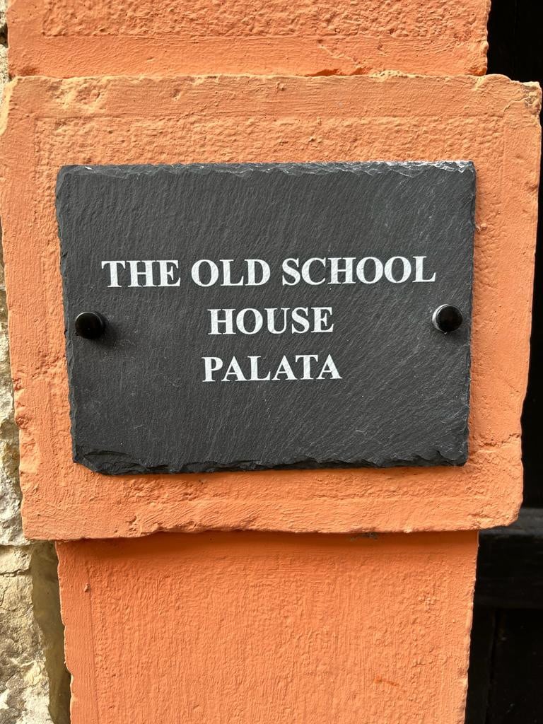 The Old School House 
Palata