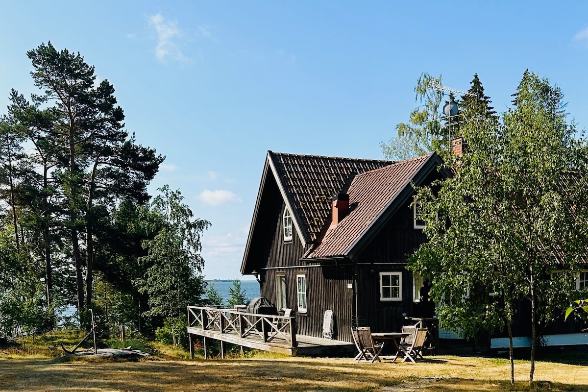 Stockholm archipelago house by the sea!