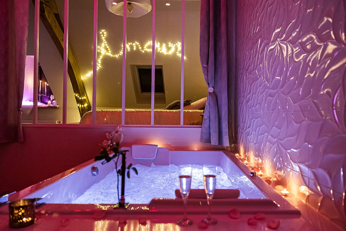 La Mezzanine de l'Etoile suite avec jacuzzi privé