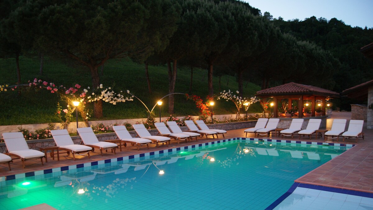 Resort Ninfea -Suite Pietra Piscina e SPA Incluse