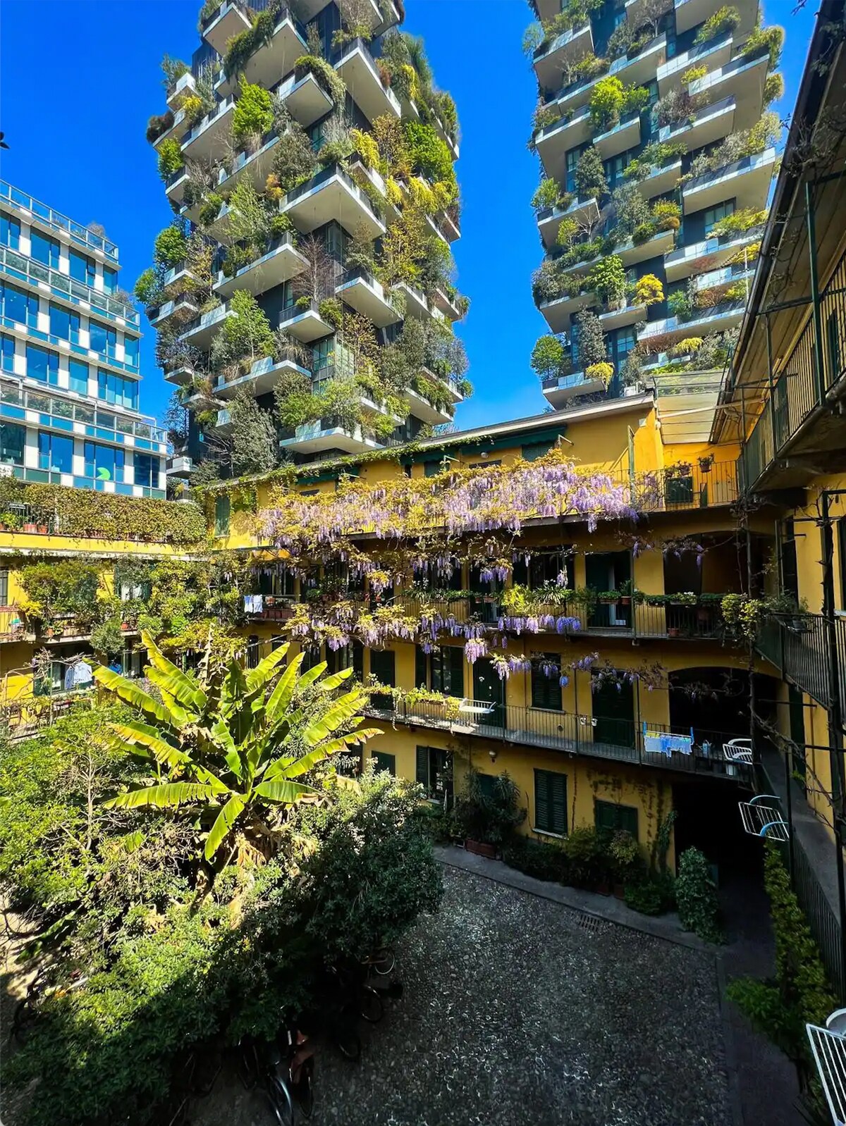 tHE Home Of Fame - Bosco Verticale View