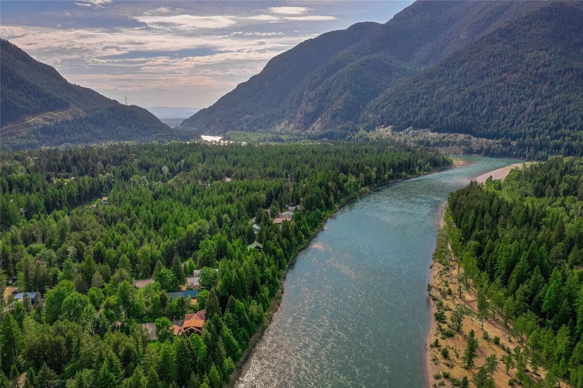 Glacier Getaway -直达Flathead River ！